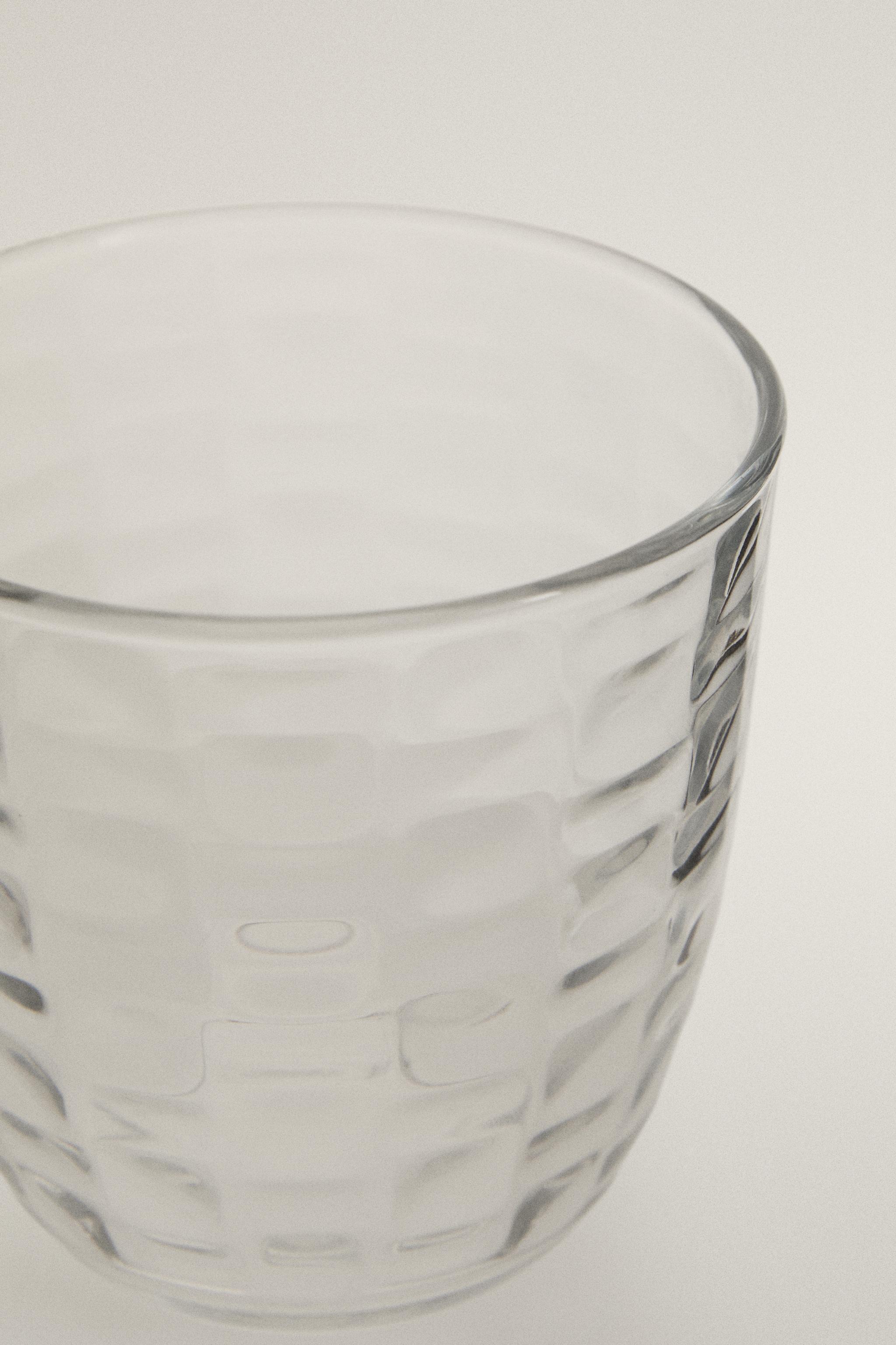 RAISED SQUARE-EFFECT TUMBLER
